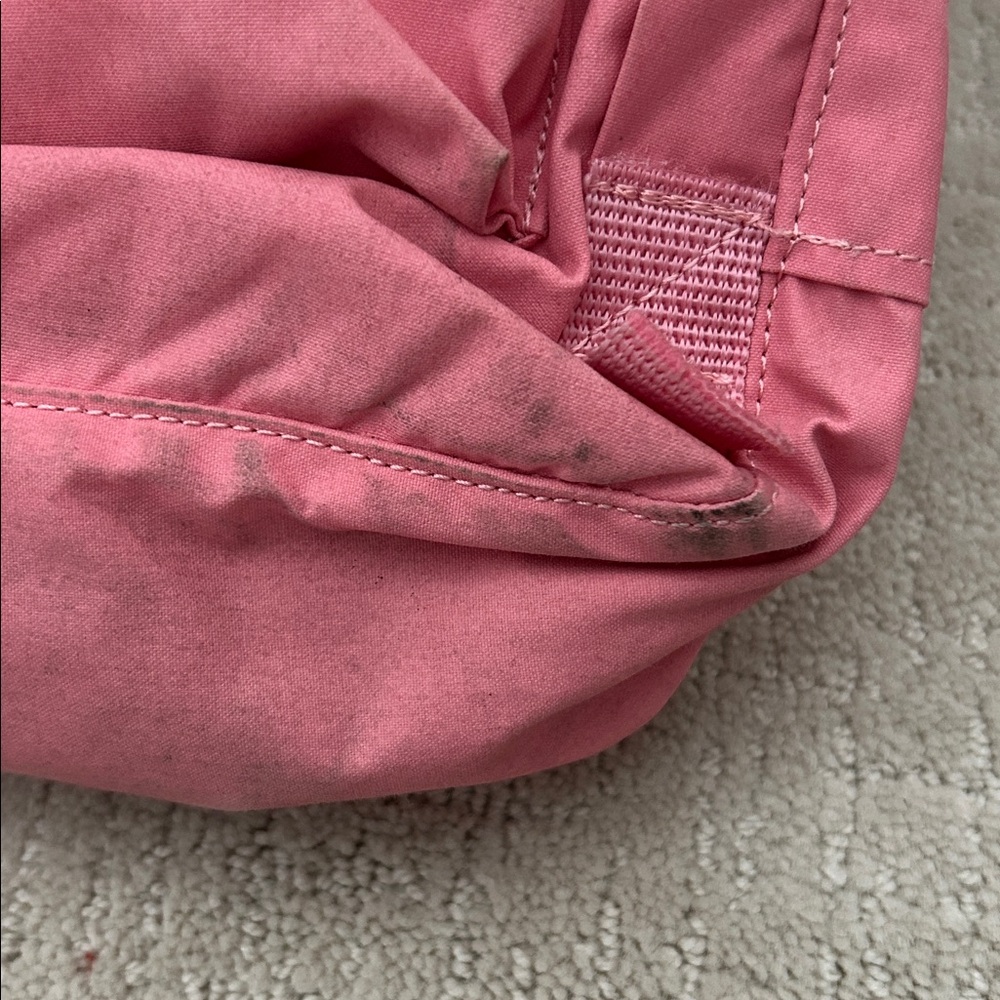 Fjallraven Kånken Pink Backpack - Picture 5 of 8